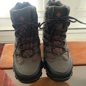 Columbia hiking boots size 10
